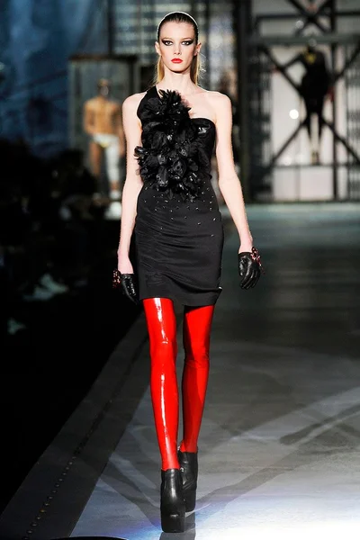 Look 3